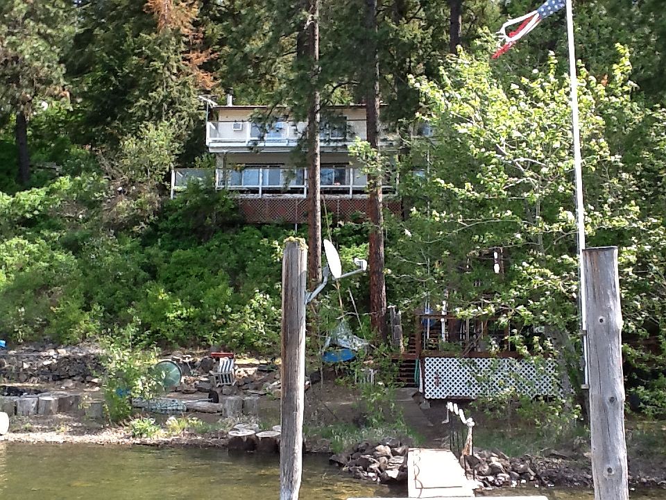 Wonderful Lake Home