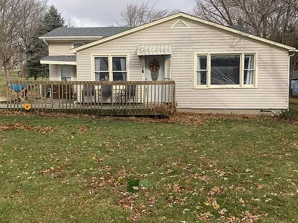 108 E 8th St, Pecatonica, IL 61063