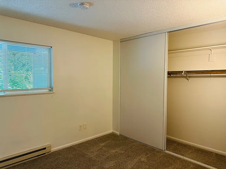2424 SE 49th Ave — Photo 9