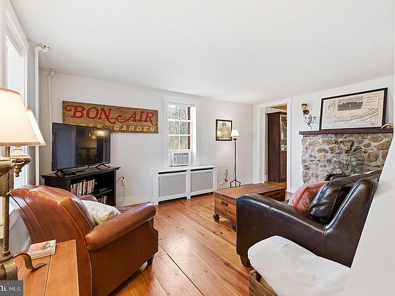 5th image of 769 Rocky Branch Rd