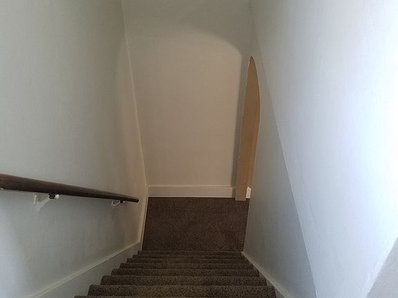 3rd image of 512 Waverly St