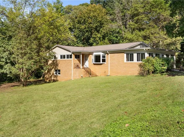 3245 Springside Dr, Clemmons, NC 27012
