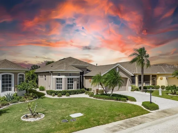 1039 Emerald Dunes Dr, Sun City Center, FL 33573