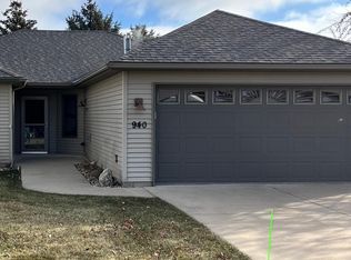 940 Willow View Cir, Waite Park, MN 56387