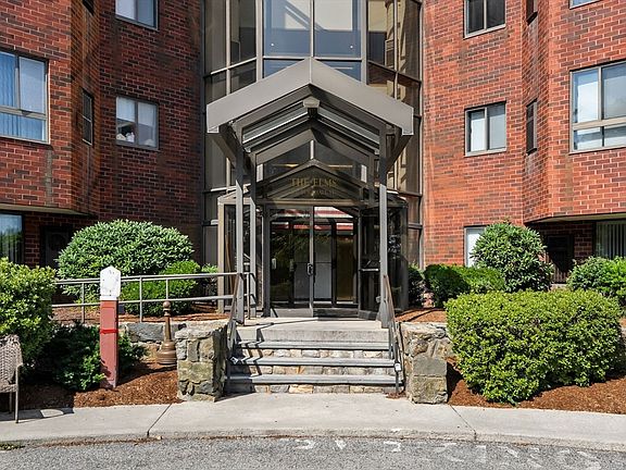 4th image of 200 Burkhall St Unit 505
