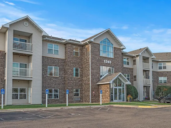 1341 Lake Dr W Unit B-105, Chanhassen, MN 55317
