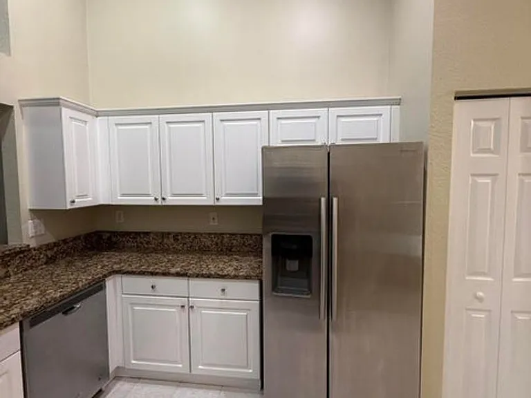 7651 S Aragon Blvd #1 — Photo 2