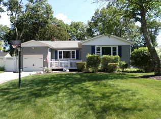 550 Kime Ave, West Islip, NY 11795