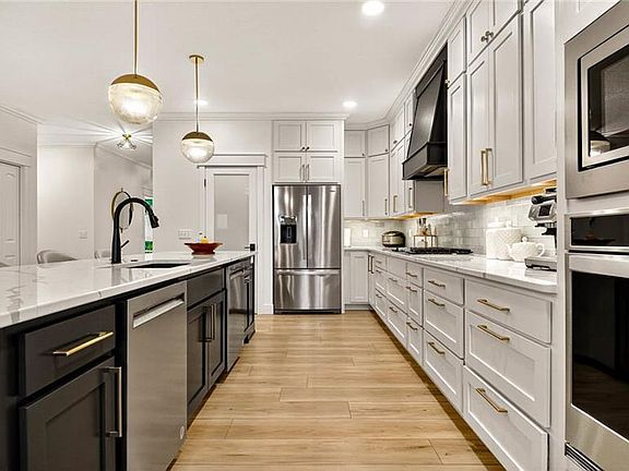 4th image of 2259 21 1/4 Street