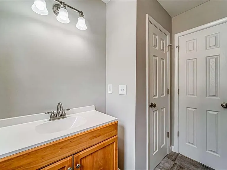 2218 Woodfern Dr — Photo 43