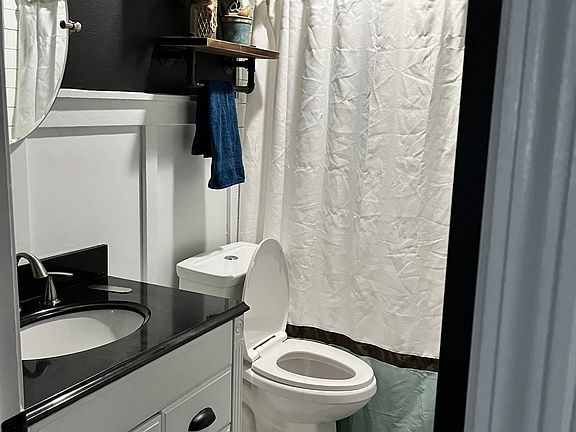 5th image of 78 Fleetwood Dr