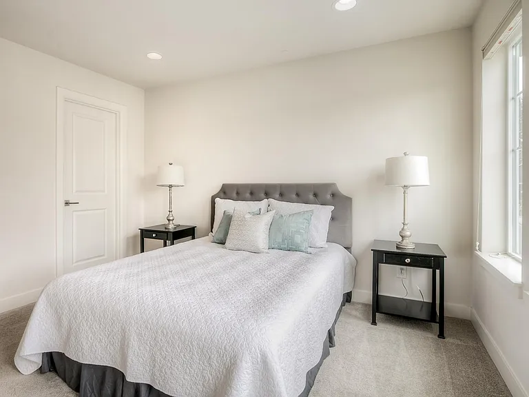 23804 SE 45th Pl — Photo 10