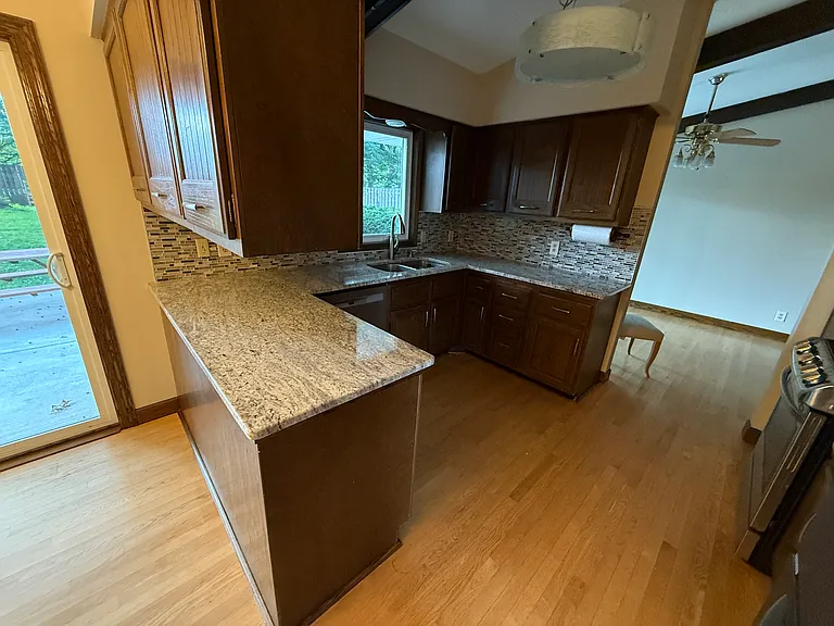 5610 Matterhorn Dr NE — Photo 6