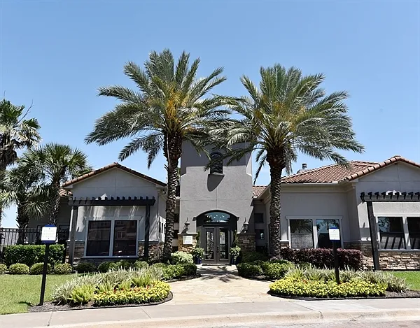 11881 Gulf Pointe Dr — Photo 26