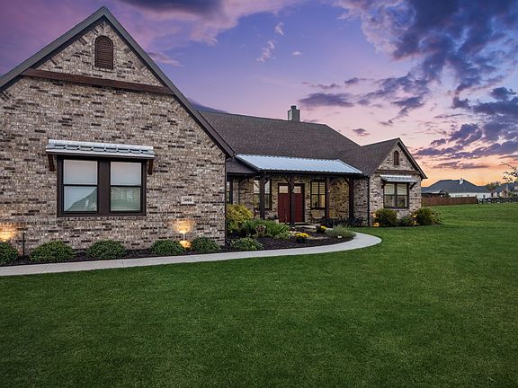 2nd image of 5008 Crown Ct
