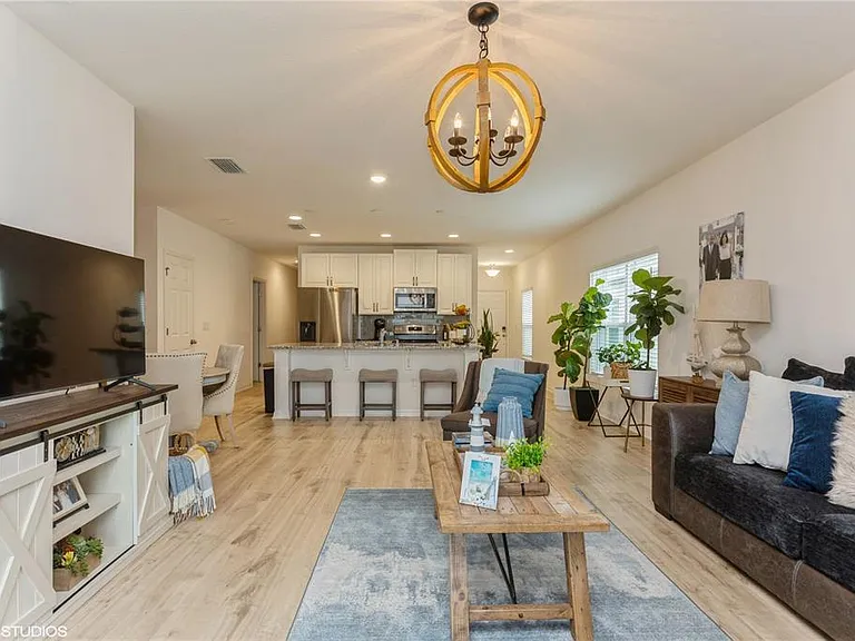 6985 Wilson Pasture Ave — Photo 4