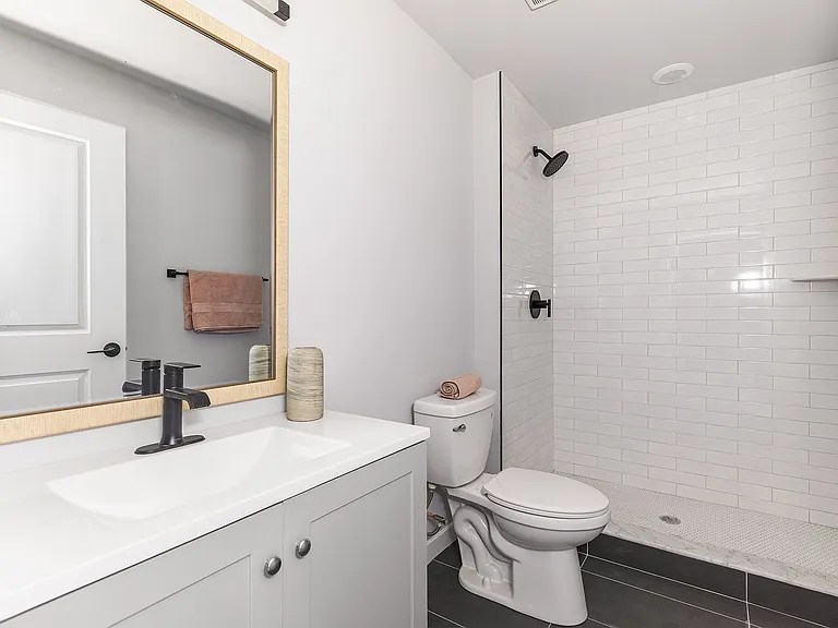 Urban Living Redefined Stylish Apartments Near Everything You Need — Photo 29
