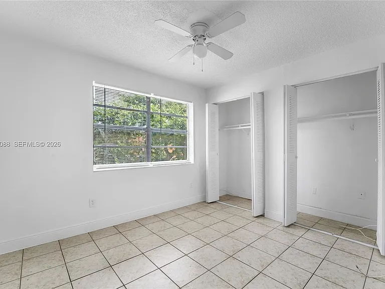 1305 W 53rd St #420 — Photo 12