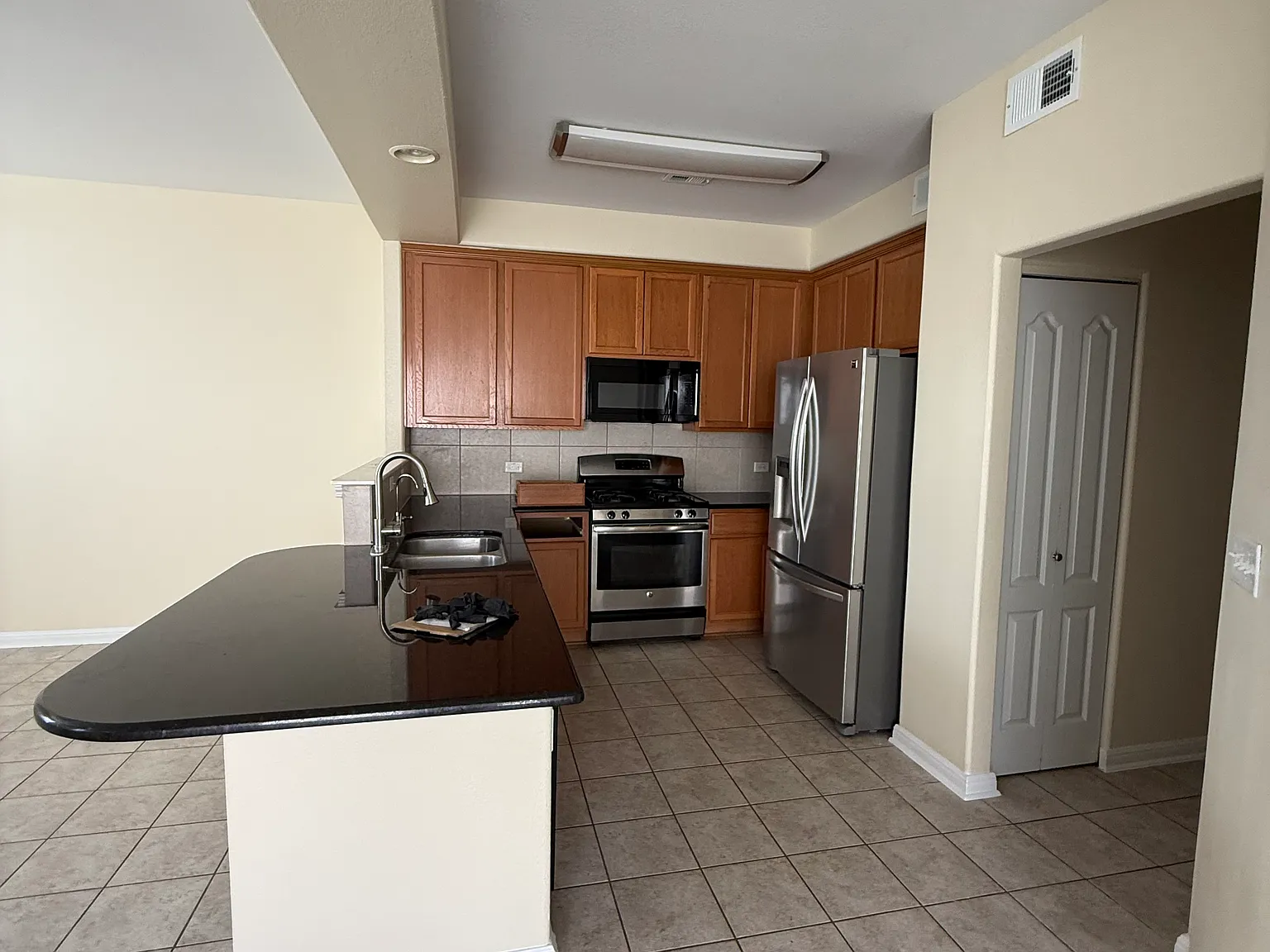 3 bed, $1,795 — Photo 4