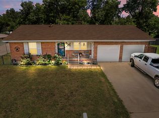 107 Woodard Ave, Cleburne, TX 76033