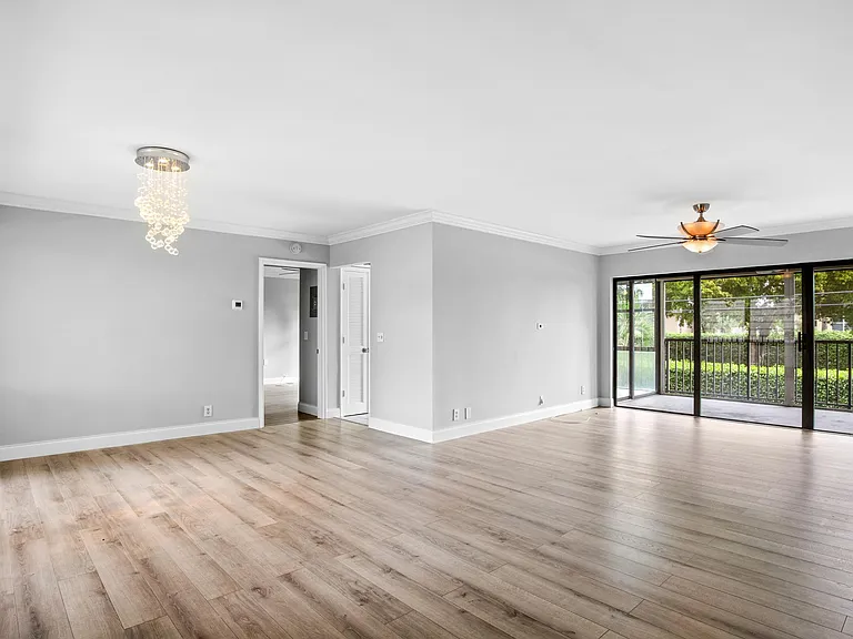 1120 Homewood Blvd #G204 — Photo 2