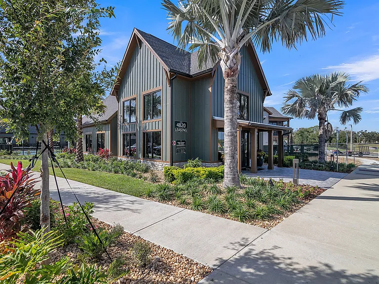 Canter Luxury Apartment Homes — Photo 12