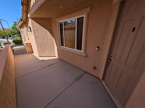 3rd image of 1045 Ambrosia Dr