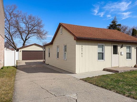 3rd image of 30791 Alger Blvd