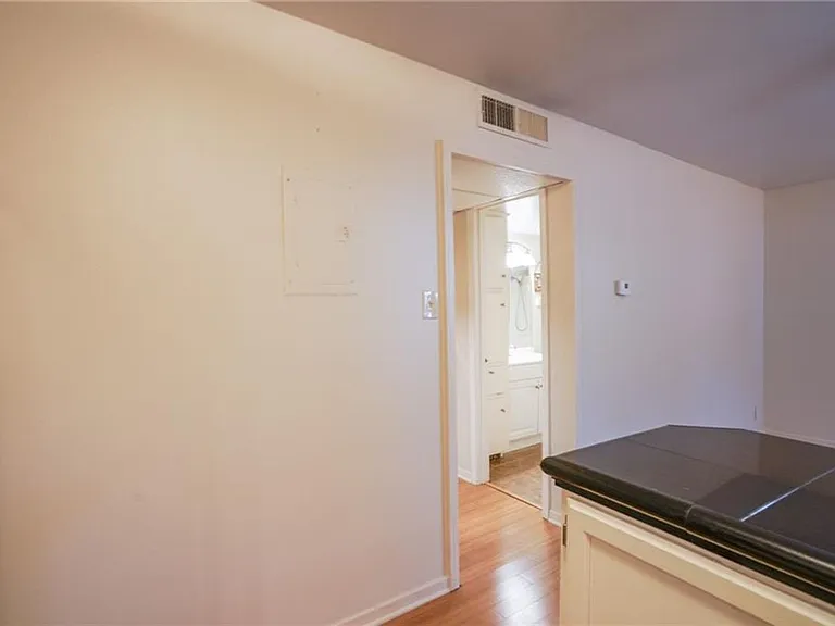 1000 W 26th St #103 — Photo 7
