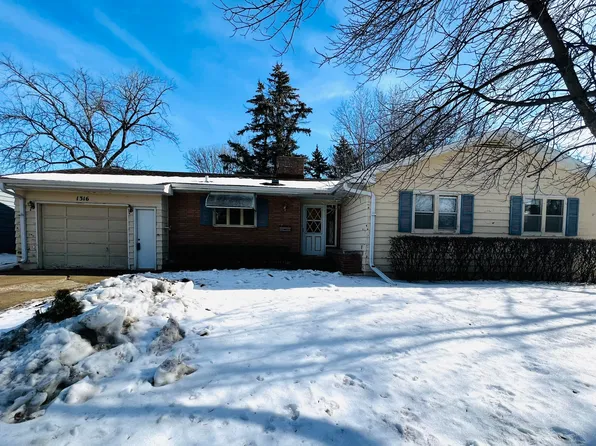 1316 N 1st St, Aberdeen, SD 57401