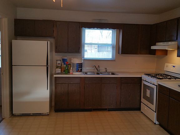 4th image of 3820 Bauer Dr