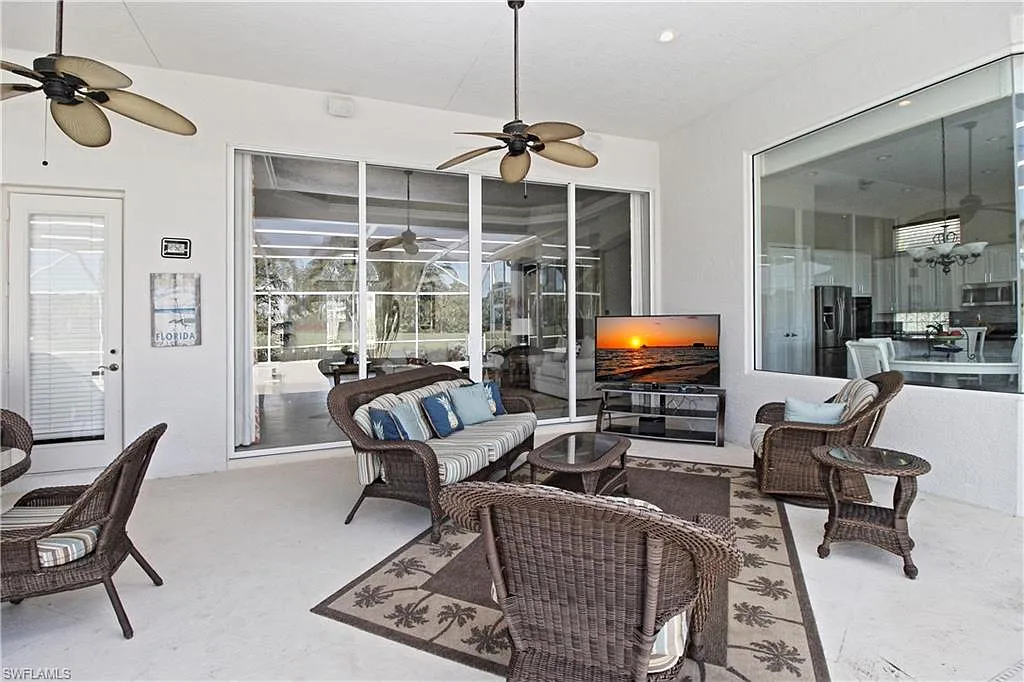 3 bed, 3.0 bath, 2976 sqft, $14,000 — Photo 2