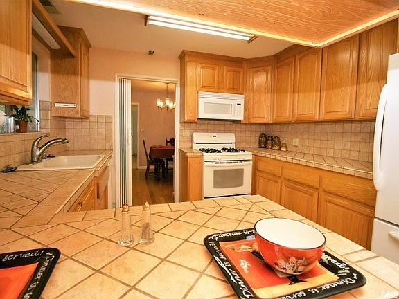 2nd image of 2777 Del Amo Dr