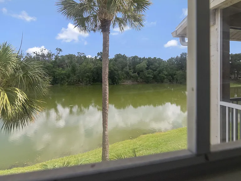 221 Lake Brook Cir #208 — Photo 2