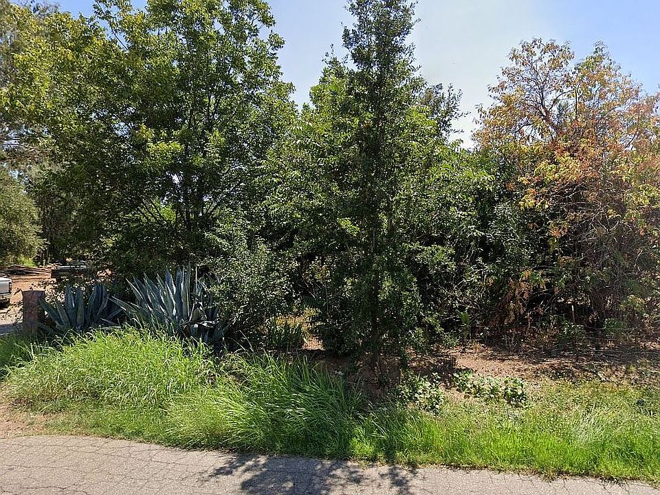 2nd image of 24845 Gardiner Ferry Rd