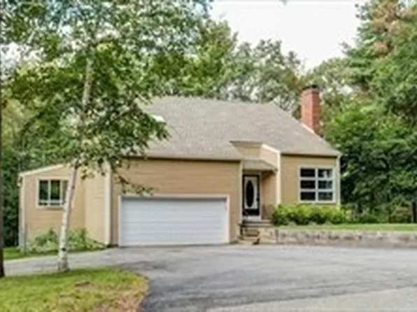 14 Juniper Rd, Ashburnham, MA 01430