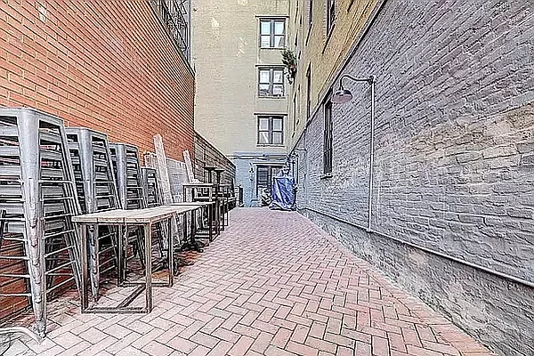 Rented by REAL New York | media 23