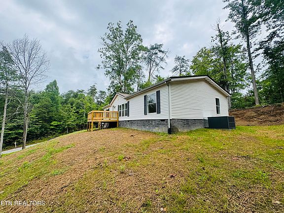 3rd image of 2808 Highway 61 W