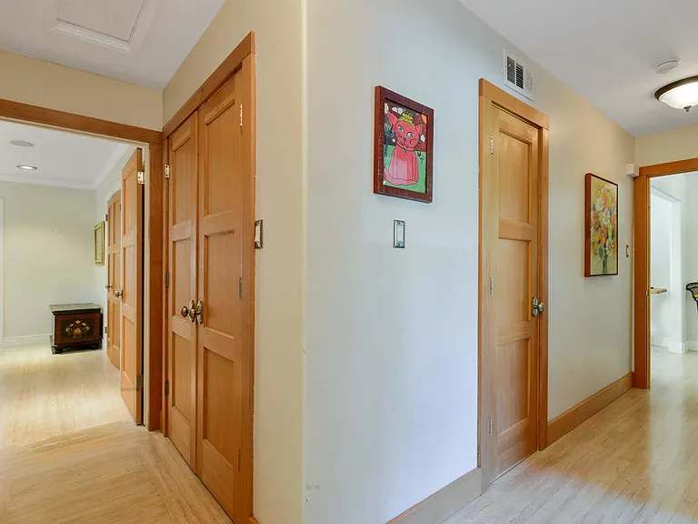 2035 El Prado St — Photo 14