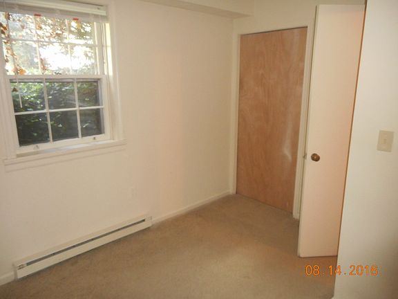 4th image of 2711 Newton Ct Suite 3C