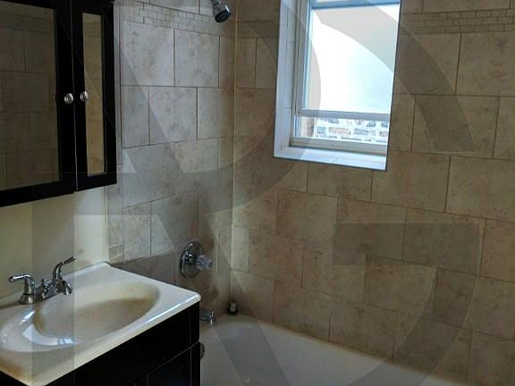 2nd image of 4421 N Wolcott Ave #4427A2