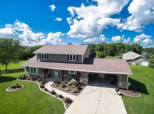 4600 Elmwood Rd, Hubertus, WI 53033