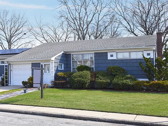 2nd image of 21 Elderberry Ln