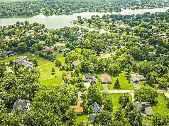 3rd image of 1393 Chadbourne Dr