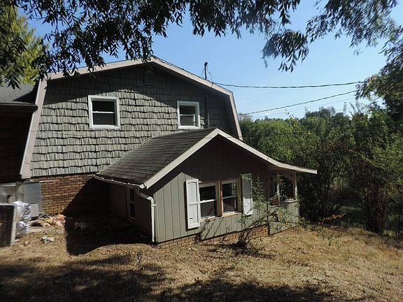 3rd image of 114 Green Valley Dr