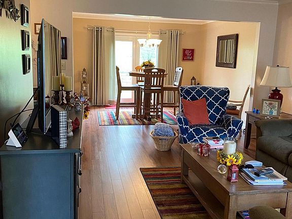3rd image of 108 Southridge Dr #108