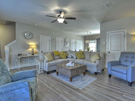 3rd image of 185 Highlands Hill Dr