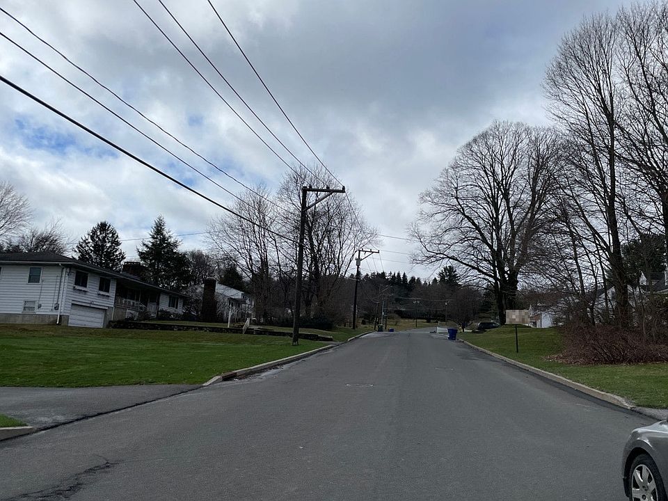 2nd image of 100 Clough Rd