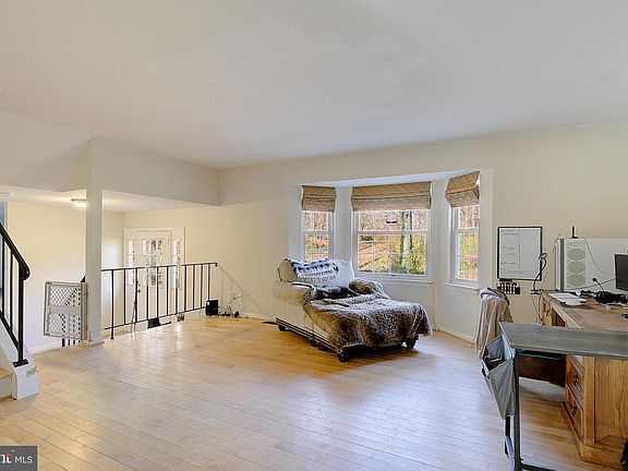 5th image of 2825 Karen Dr