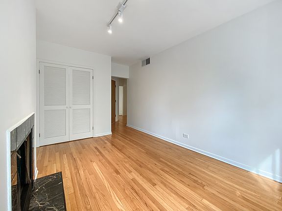 5th image of 2106 W Concord Pl APT 2E